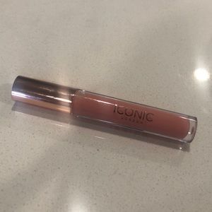 ICONIC LONDON Lip Plumping Gloss shade Lovestruck